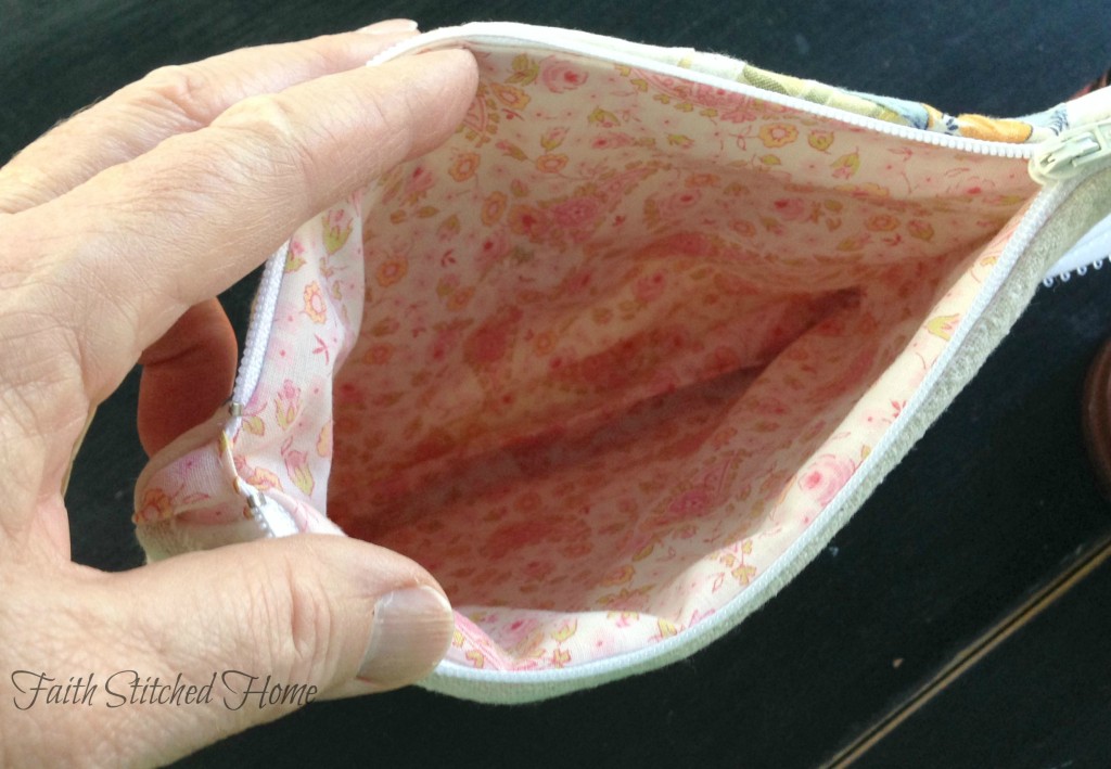 Vintage quilt cosmetic zipper bag lining